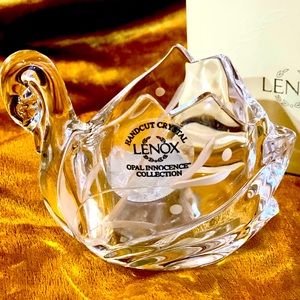 NIB Lenox Opal Innocence Hand Cut Crystal Swan Votive